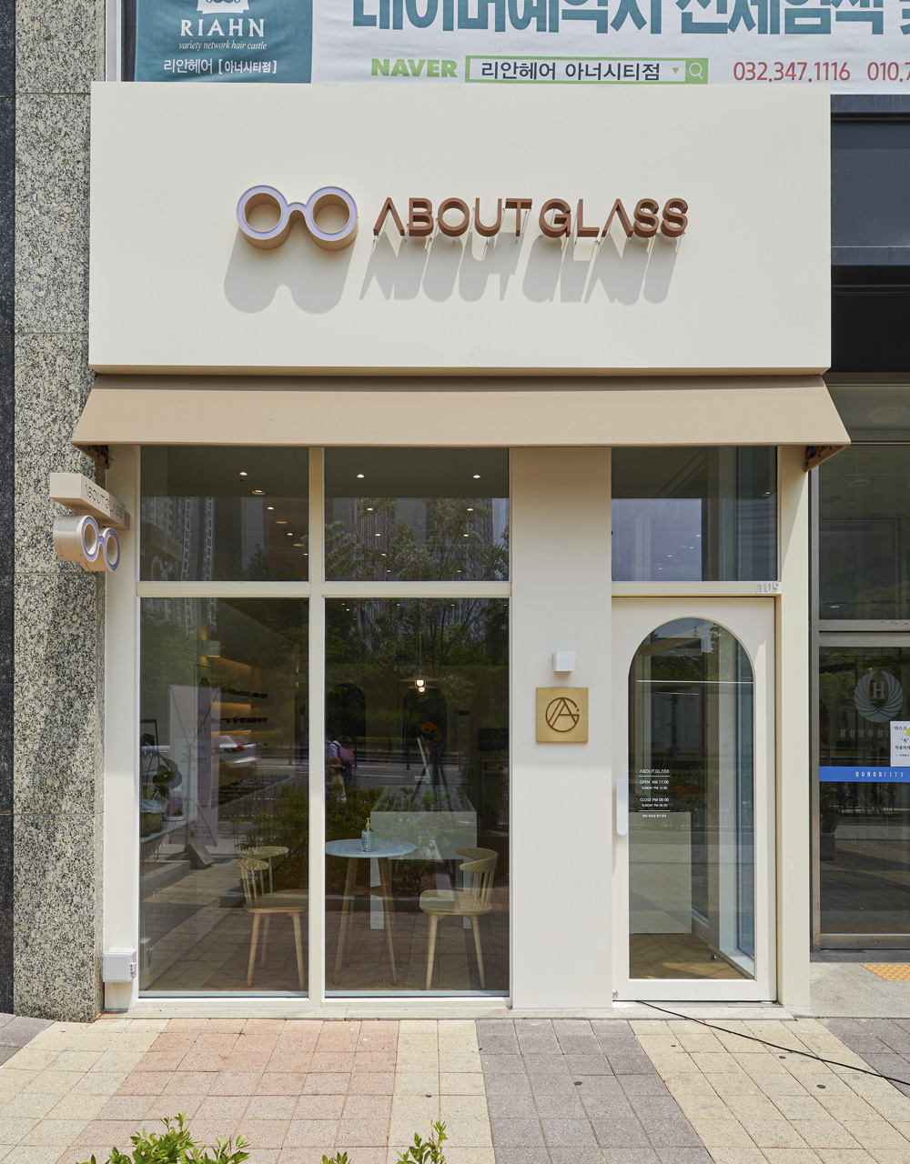 简约风格 14 坪眼镜店设计-15