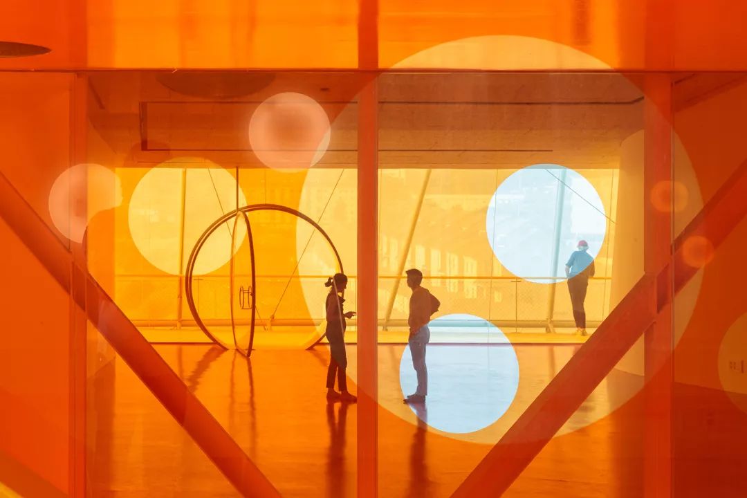 西班牙普拉森西亚礼堂 | 嵌入地下的橙色峡谷明灯-41