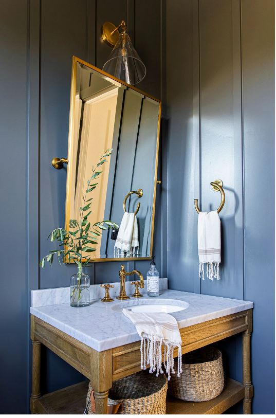 Half Bathroom Decor Ideas For Small Spaces-6