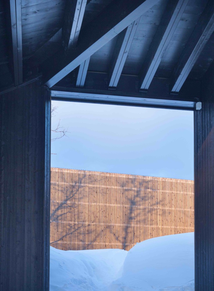 挪威 Kvitfjell 滑雪场上的“冬季景观中的夏季小屋”-49