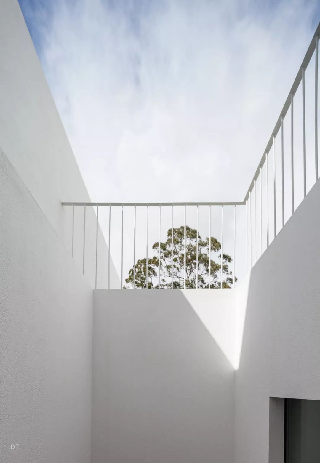 极简主义设计，葡萄牙里斯本的通透空间美学-67