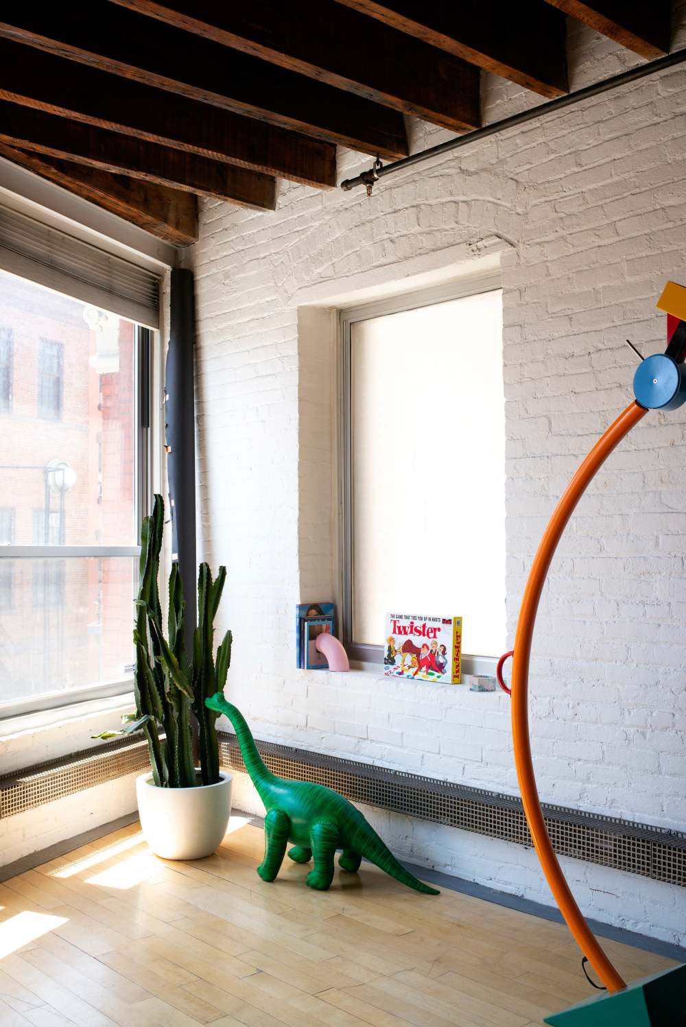 纽约年轻收藏家的多彩唐人街阁楼-14