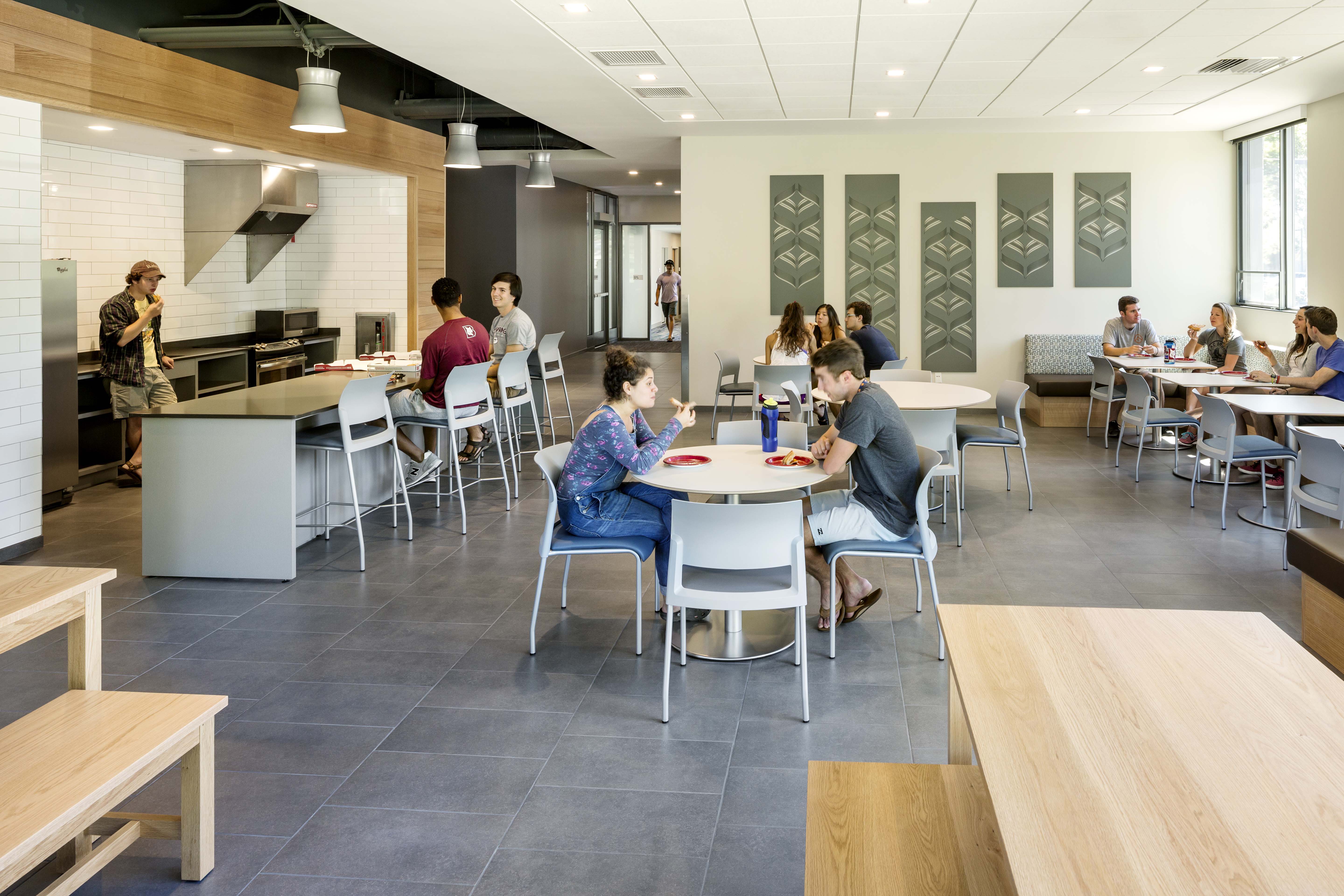 贝茨学院商店与住宅-13