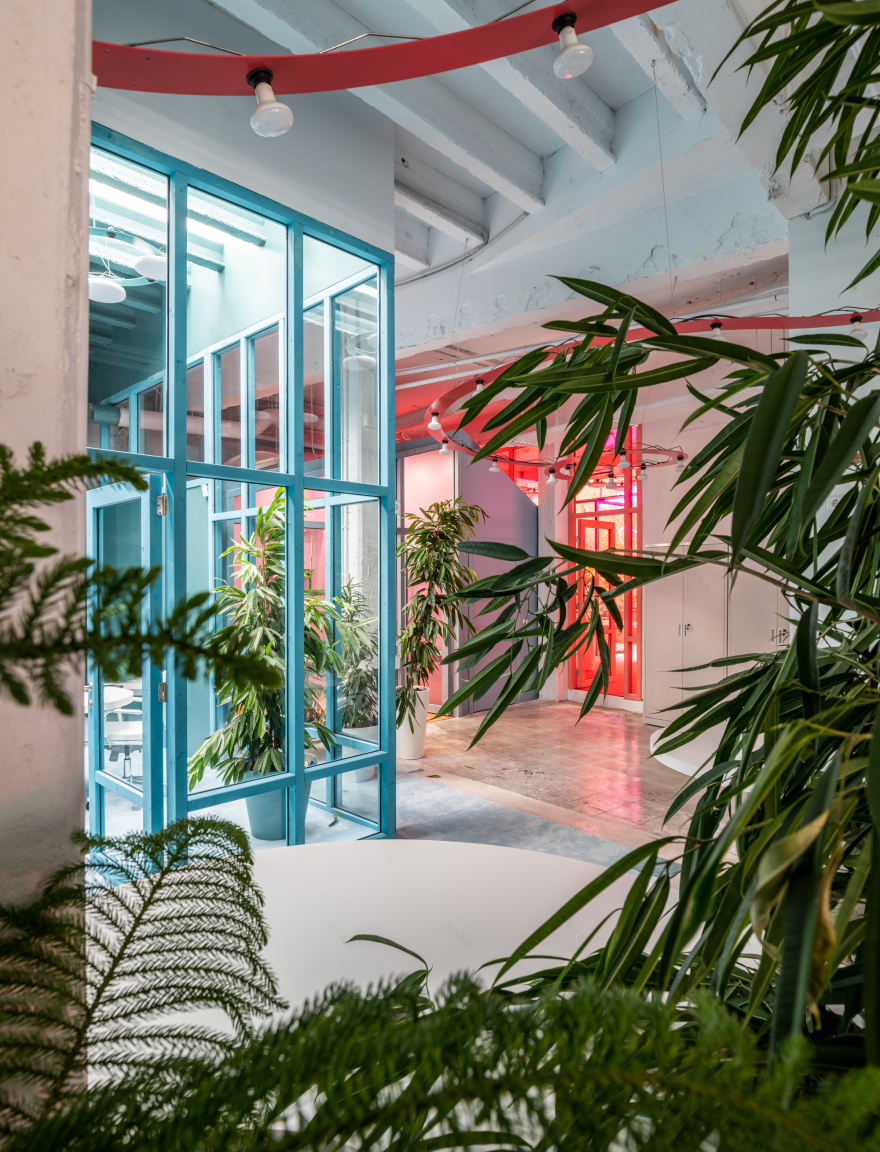 Office and Set of TV Ponyo en el Garage / Fast and Furious Production Office-21