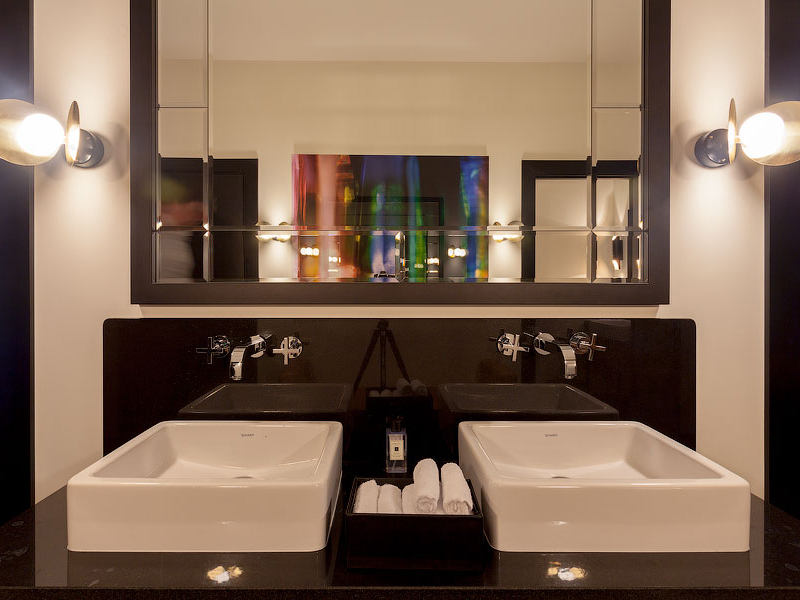 莫斯科 Semifreddo 餐厅 | 砖墙裸露,简约精致-35