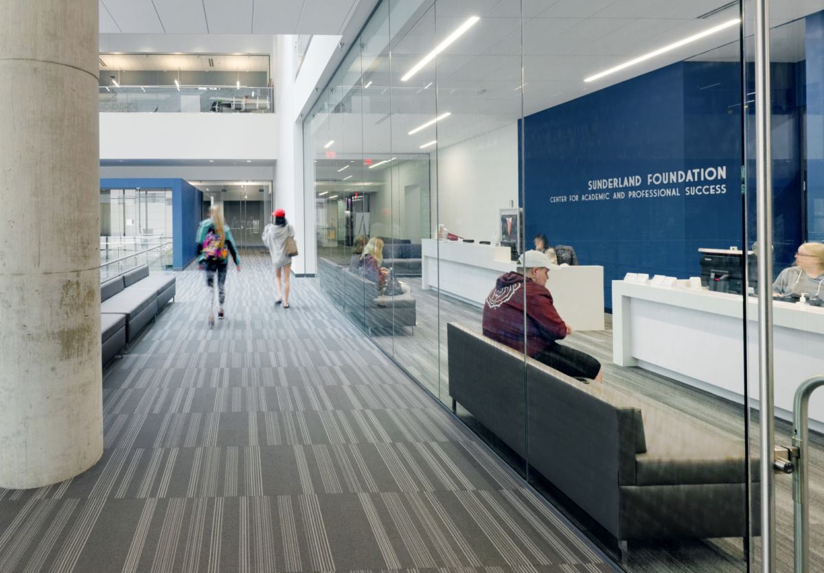 Missouri State 大学 Glass Hall 学生成功中心,打造现代教育协作空间-12