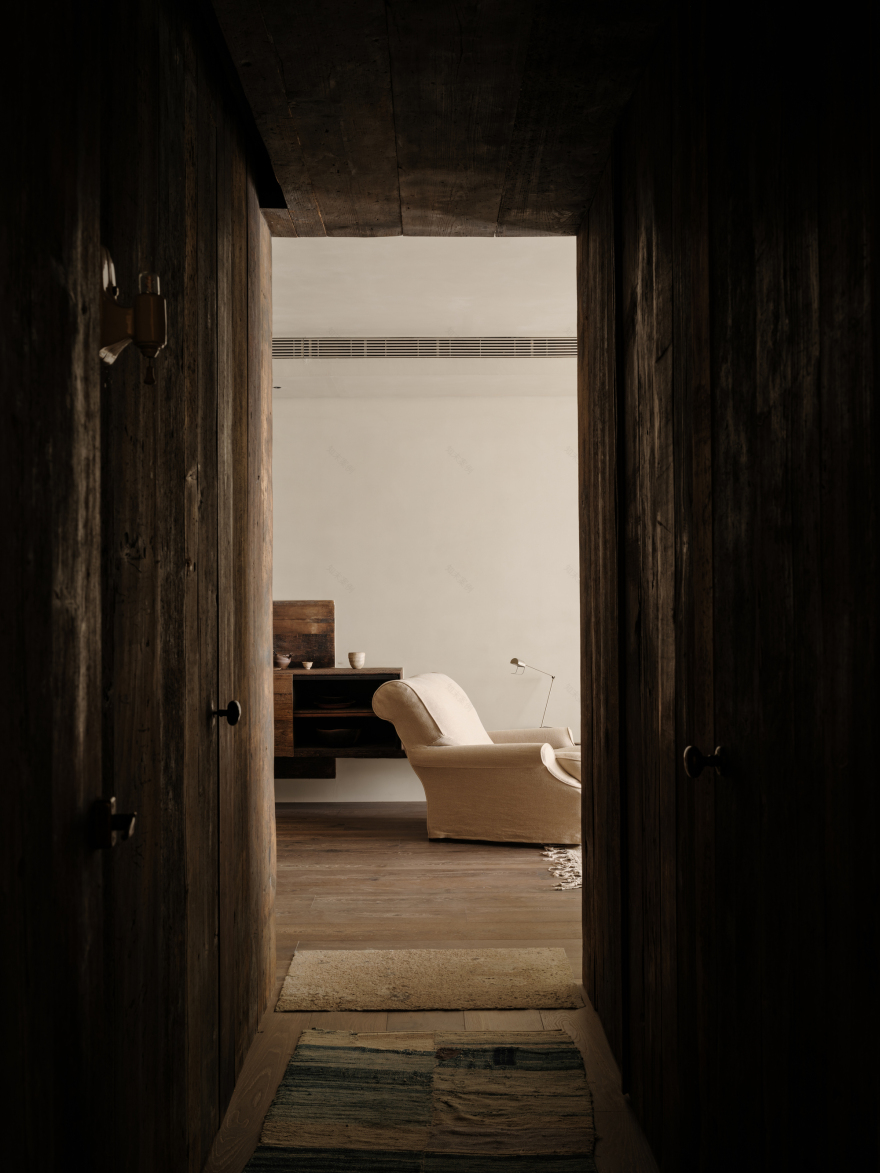 A Young Artist’s Home in Collected Time / Mountain Soil Interior Design-25