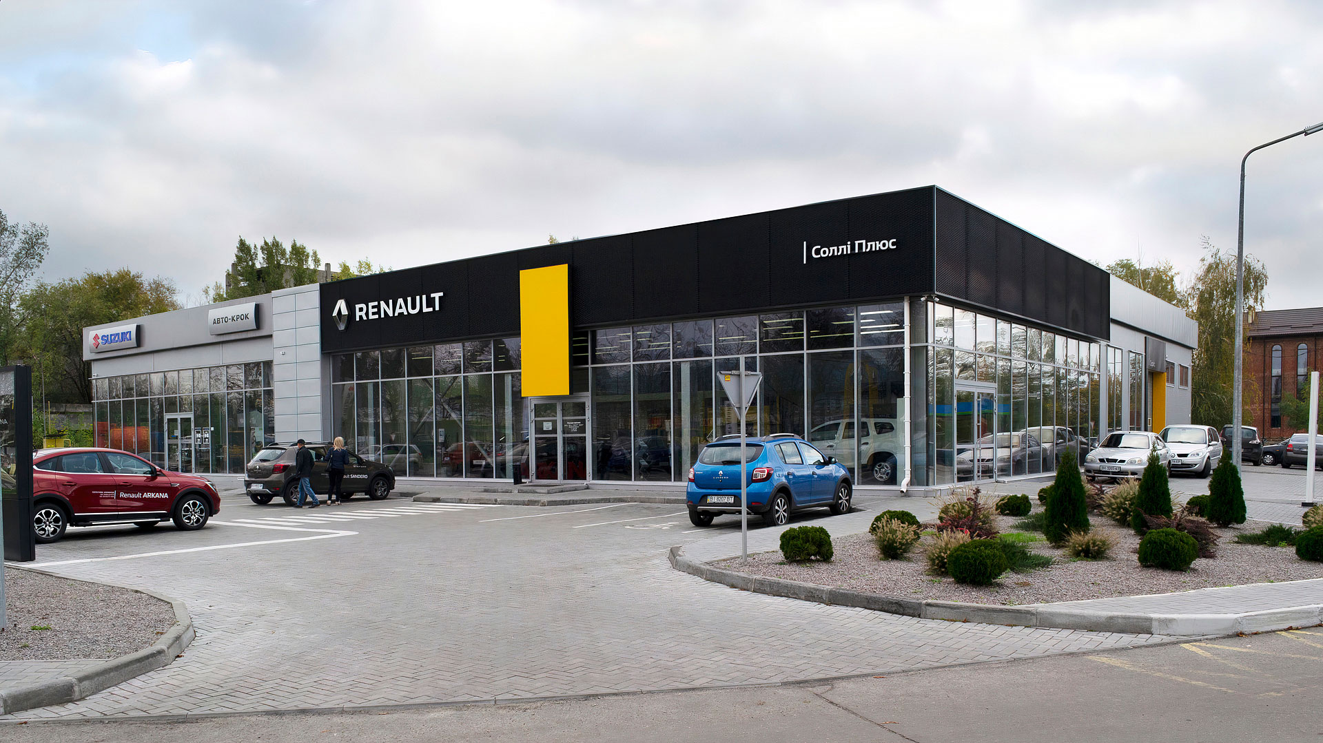 RENAULT 汽车展厅设计丨乌克兰-10