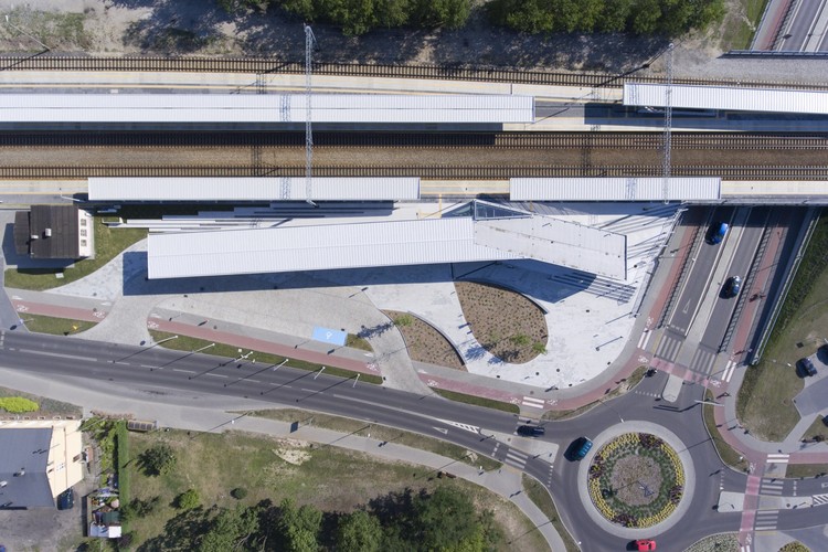 波兰索雷克库贾斯基交通枢一体化设计-2