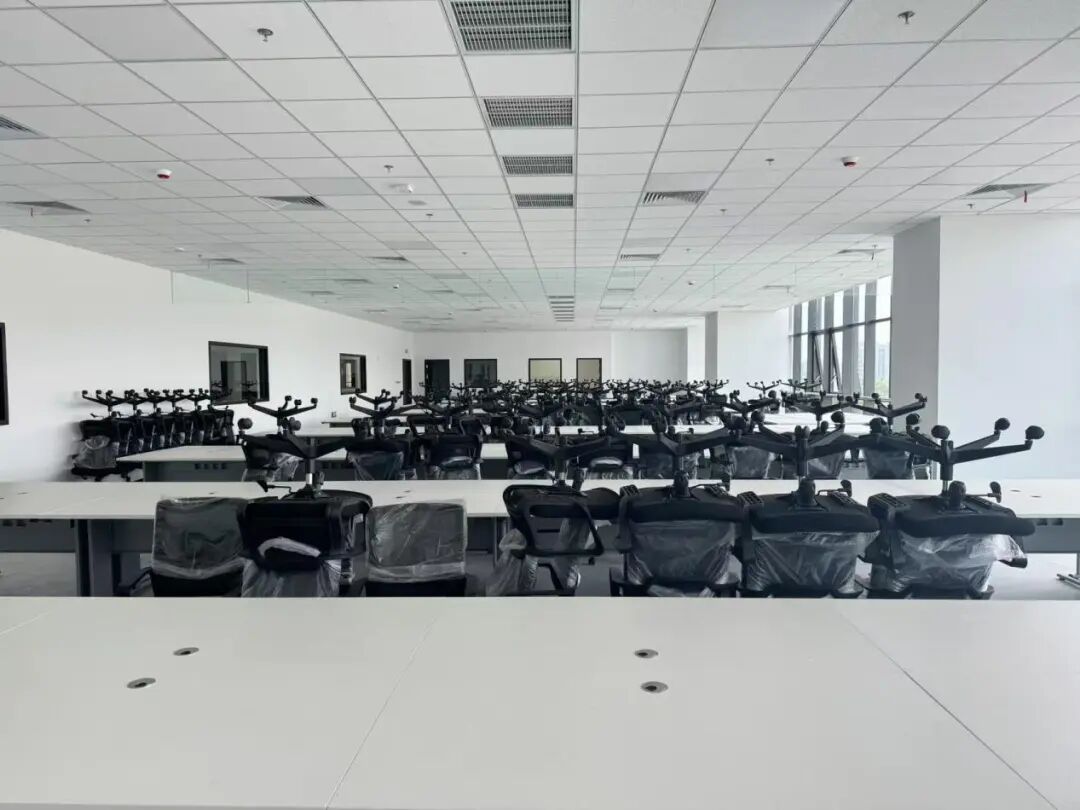 搬入大吉！中建东方装饰助力京东方加速全球OLED产业高端化跃迁-40