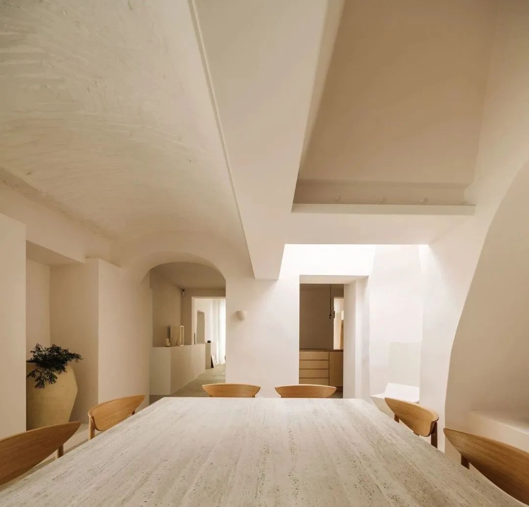 极简白色系民宿 Casa Quatro丨葡萄牙丨The Addresses-17