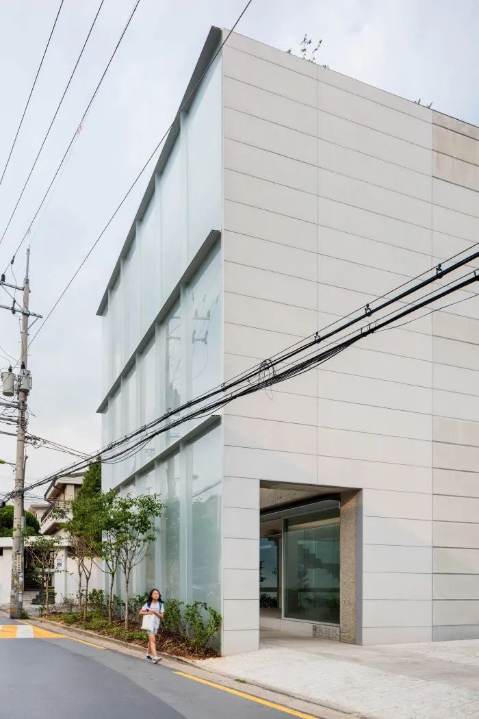 韩国时尚品牌办公大楼丨FHHH FRIENDS-23