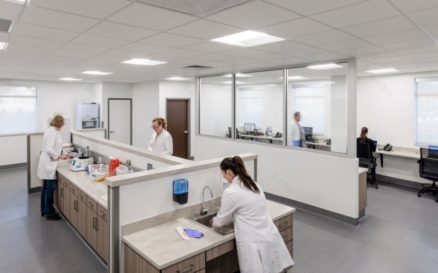 Pueblo 社区健康中心东部门诊丨美国科罗拉多丨RTA Architects-14