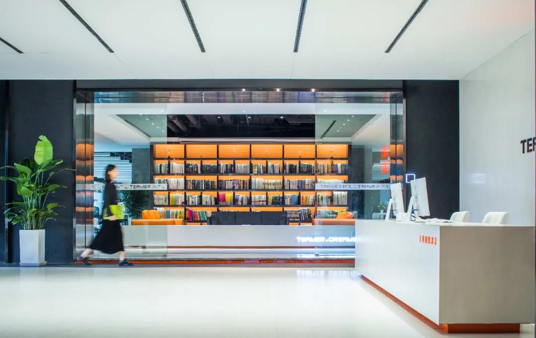 琶洲 CBD 现代工业风设计,超千方露台打造创新办公空间-23