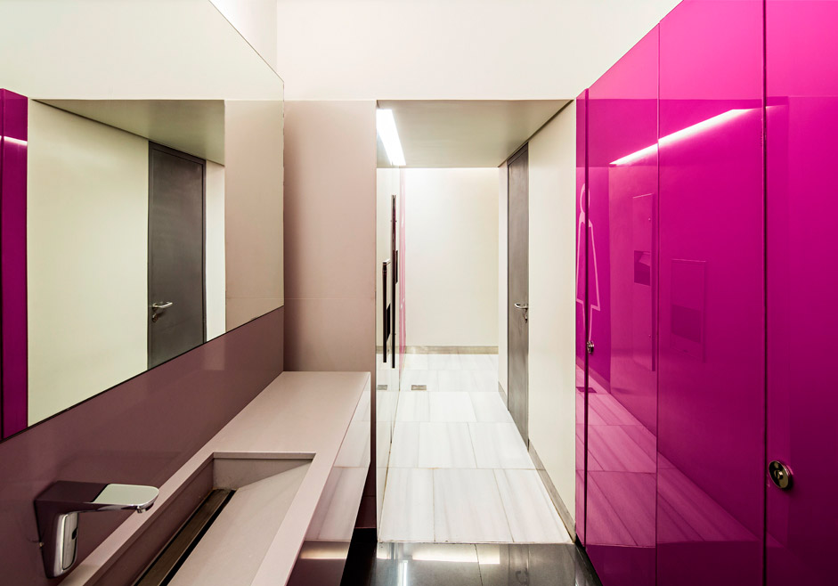 AL  MUHALLABPLEX 购物中心丨AUREOLIGHTING,SARALEALVINAS-12