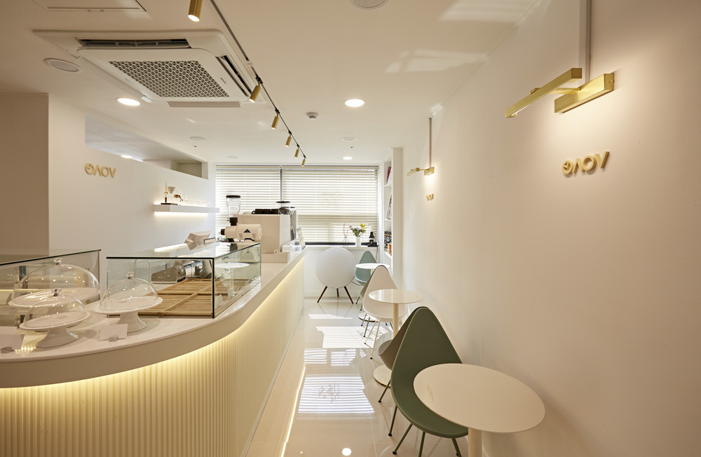 简约可爱 15 坪甜点咖啡厅设计-3