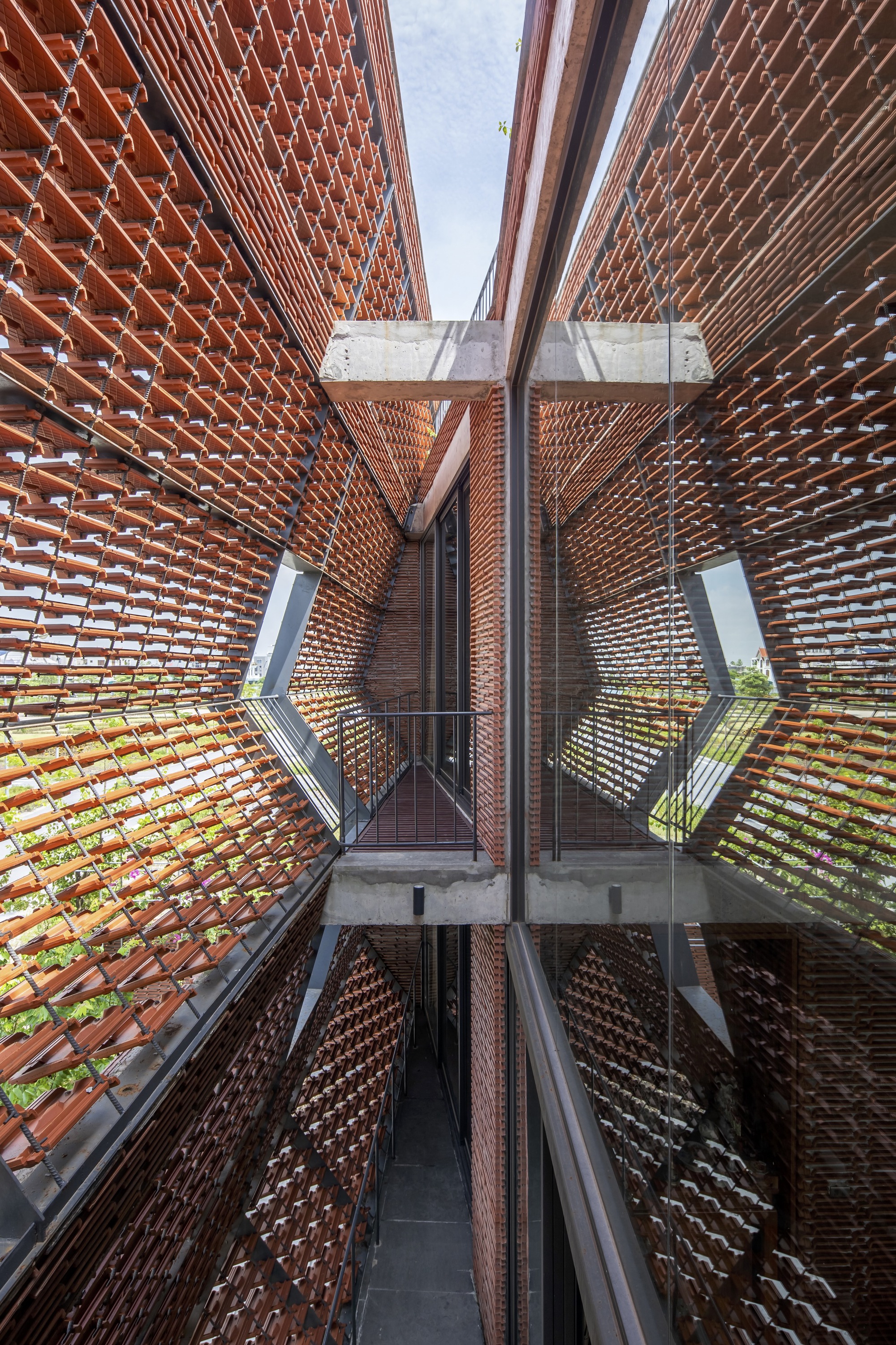 瓦片雀巢屋丨越南丨H&P Architects-39