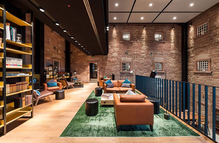 德国前监狱变身工业风酒店-27