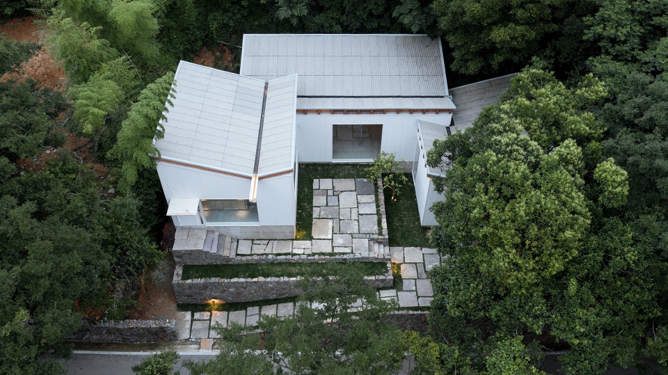 山林间的蝶翼建筑 · 定海台房丨中国舟山丨久舍营造工作室-29