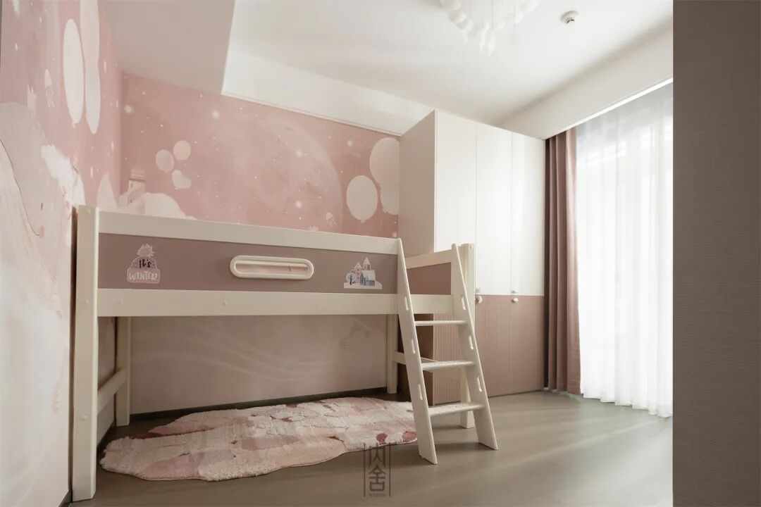 内舍软装丨127㎡现代极简风，黑灰+自然光影构建一个松弛的居住场所！-37