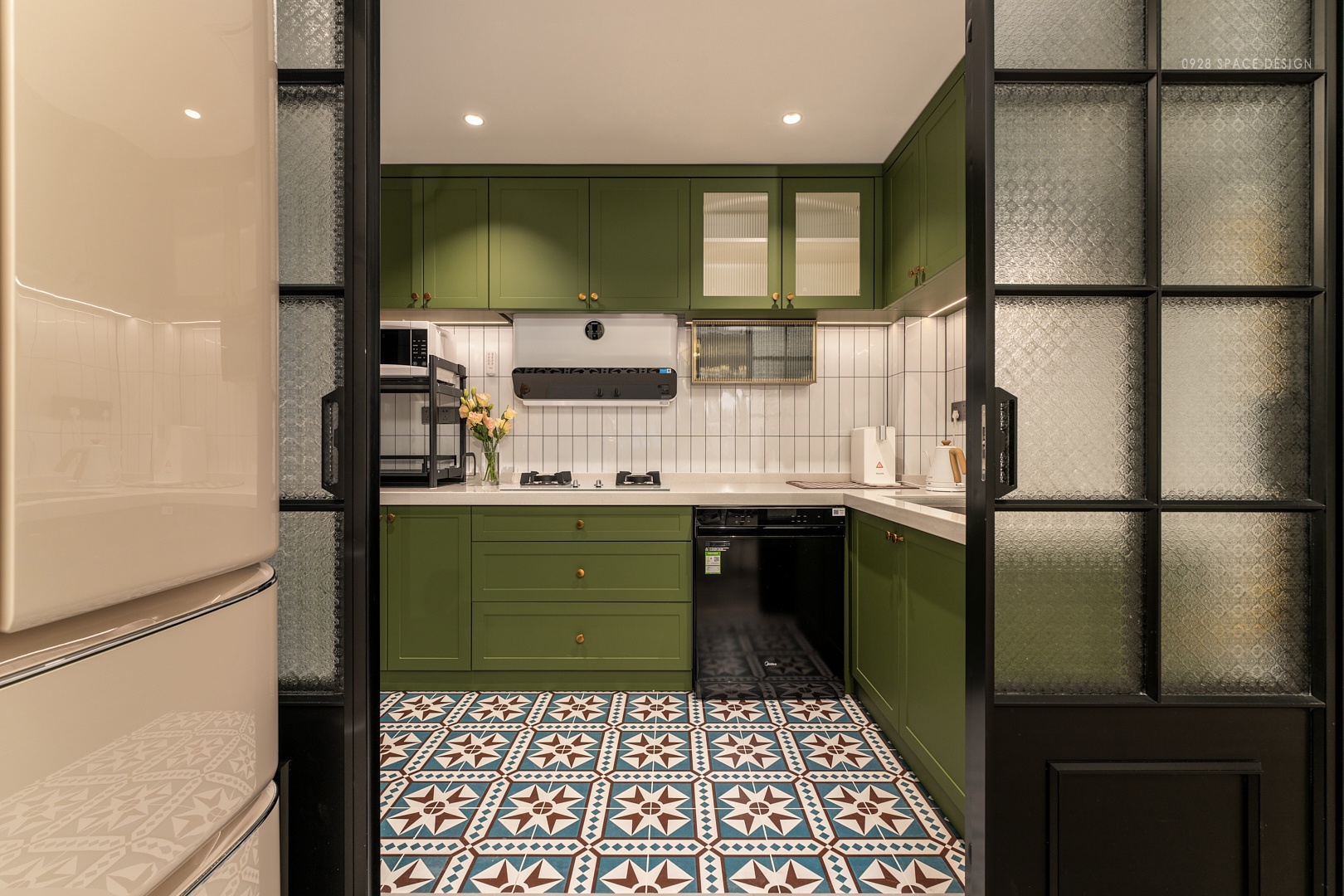 《弥·秘》老钢窗拱形门小复古住宅设计-19