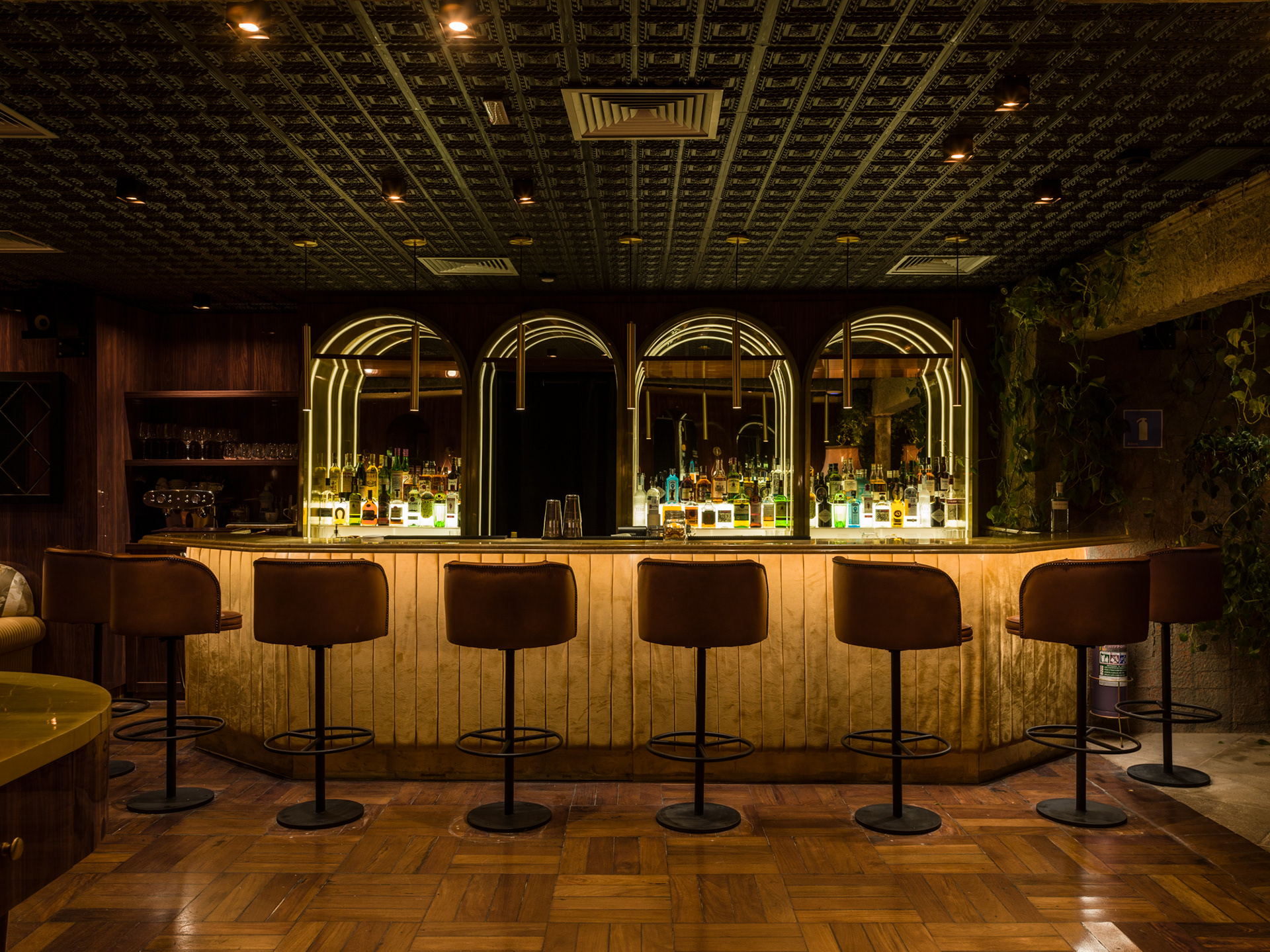 Bar & Club NEXT DOOR & BC-0