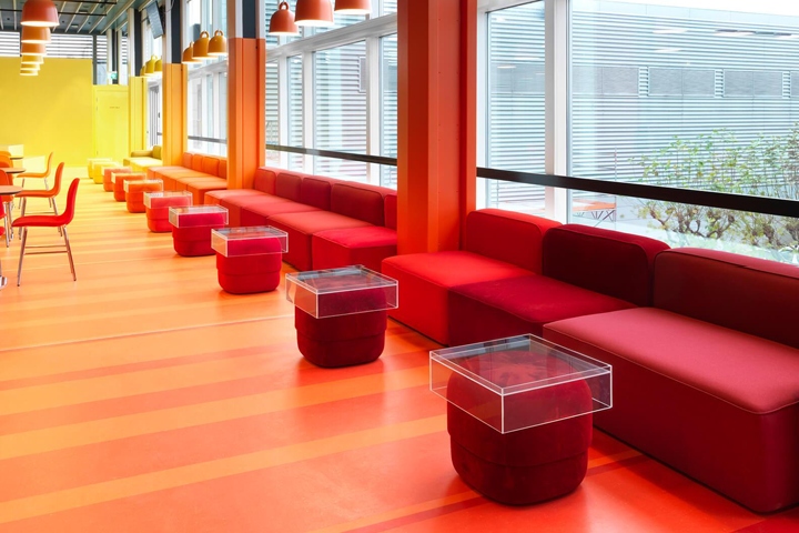 彩虹之端,丹麦哥本哈根机场的色彩疗愈空间-1