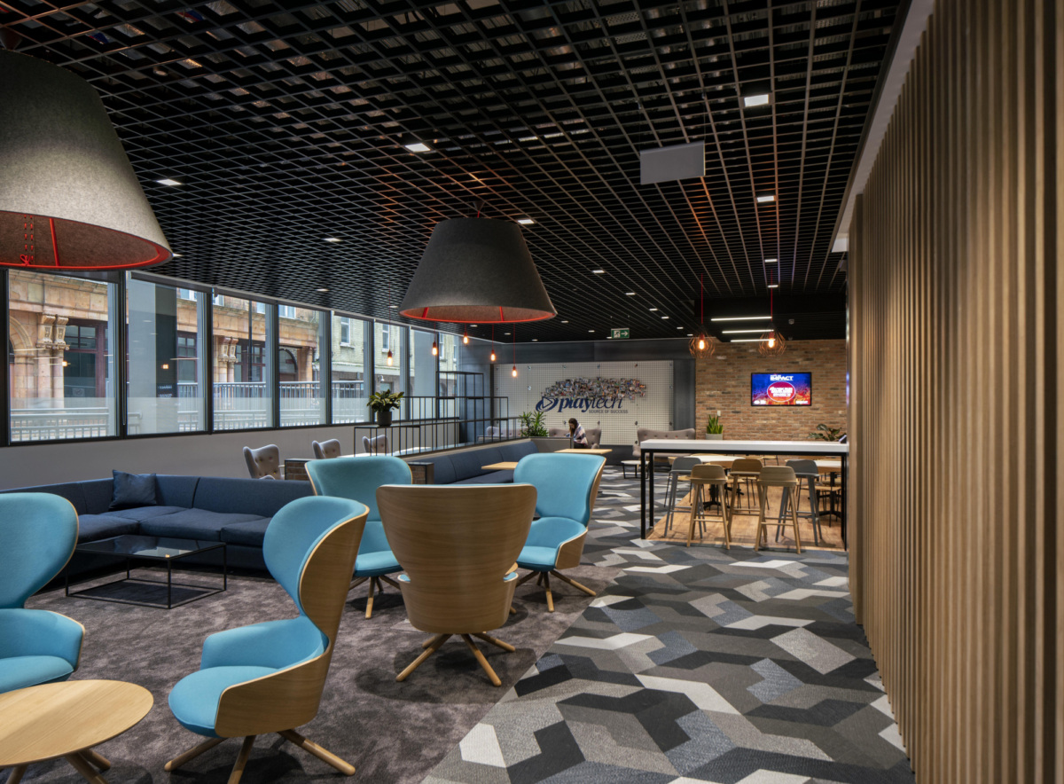 伦敦 Playtech 办公室 | 工业风与年轻活力的完美结合-13