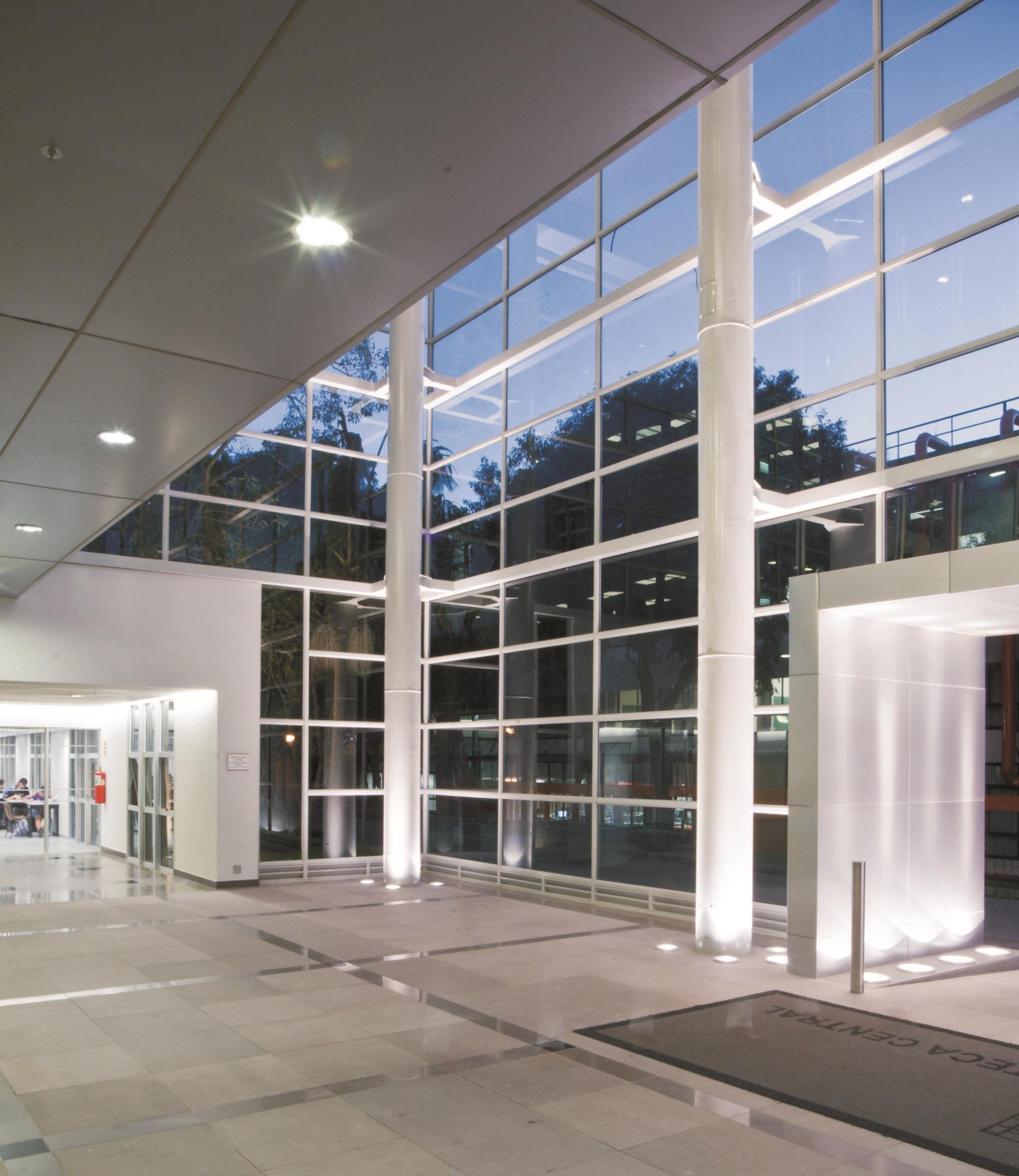 巴西 PUC·RS 大学图书馆 · 创新与传统的完美结合-7