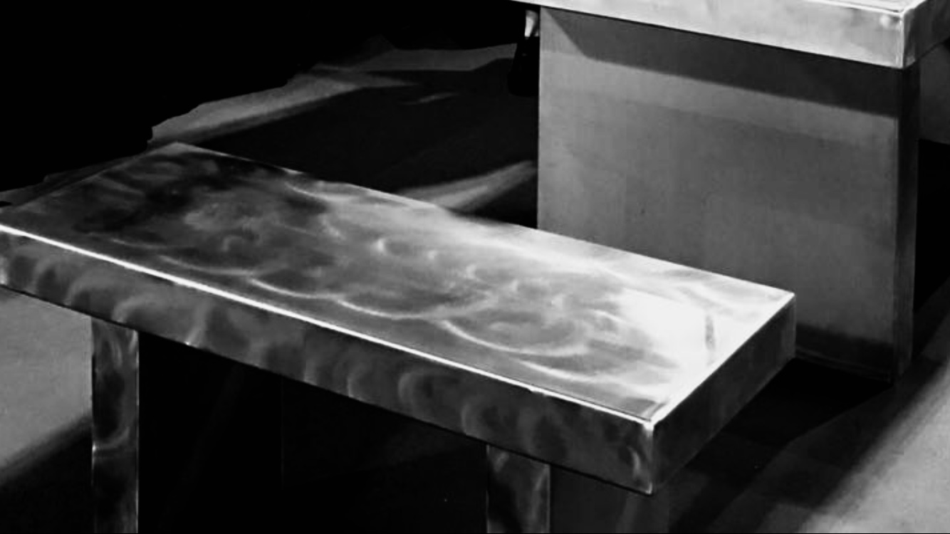 巴塞罗那的暗黑艺术时尚空间-16