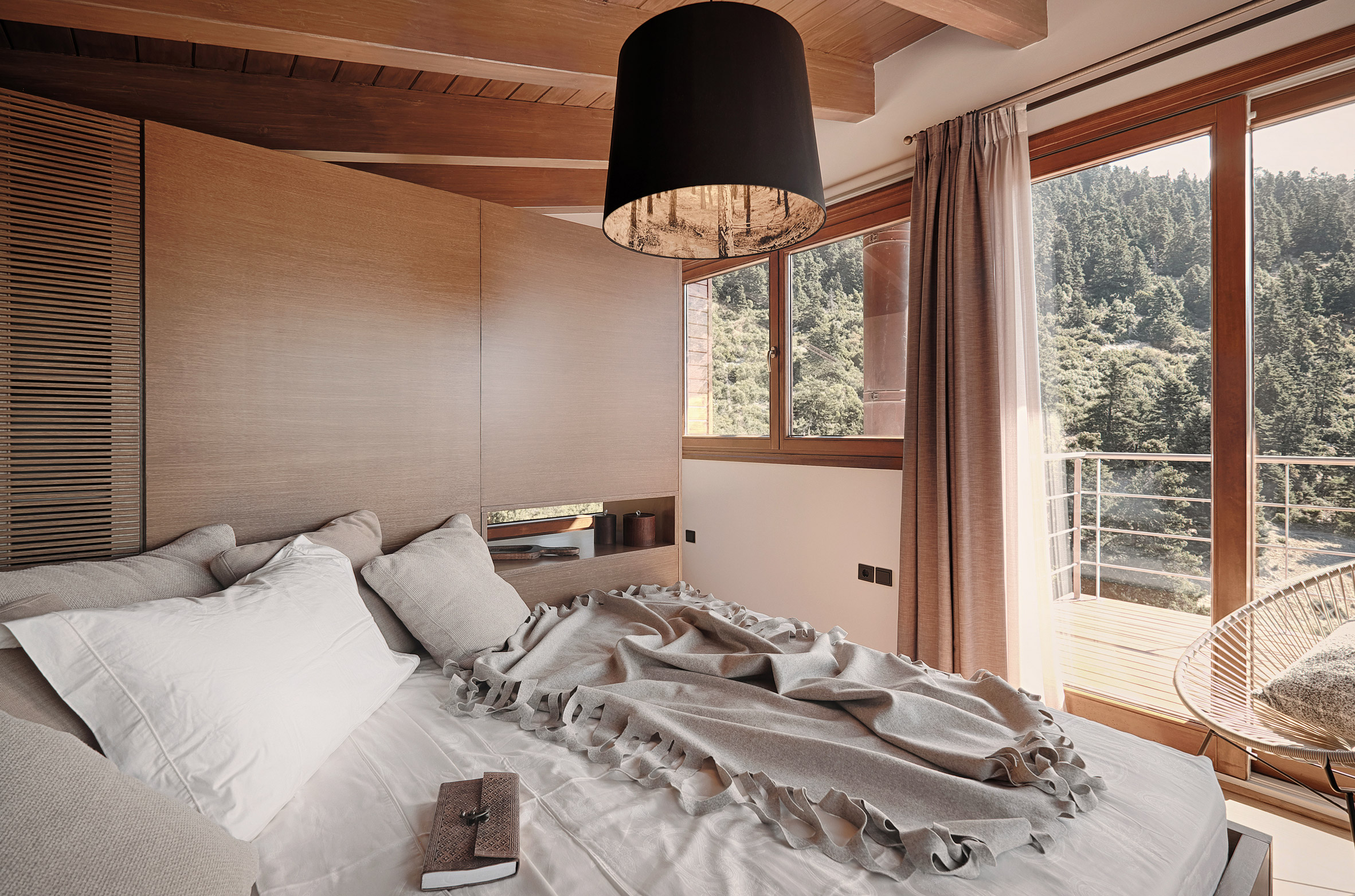 Greek mountain home by Natalia Kokosalaki blends chalets and urban lofts-20