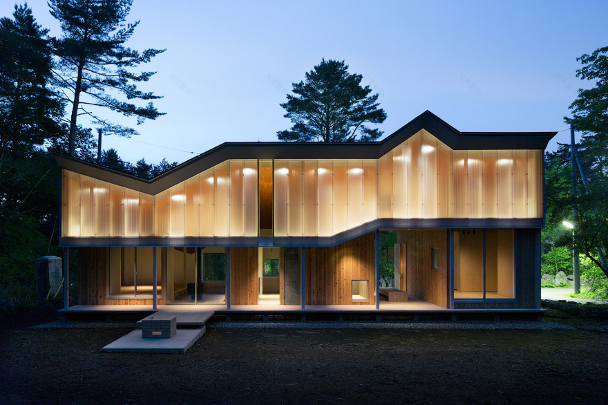 富士山上的折顶屋,日本 / Hiroki Tominaga – Atelier-23