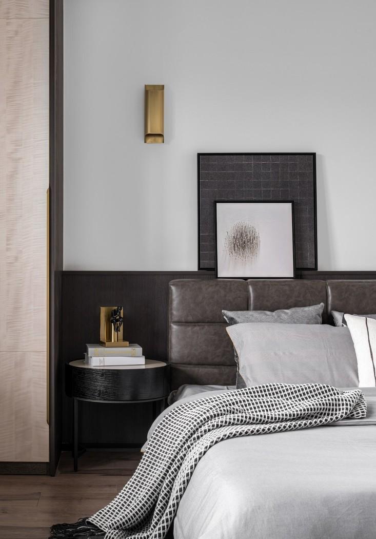 异形屋顶下的现代生活空间-39