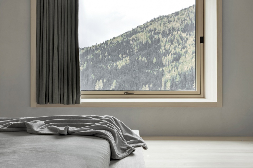 意大利山坡上的低能耗住宅丨Pedevilla Architects-41