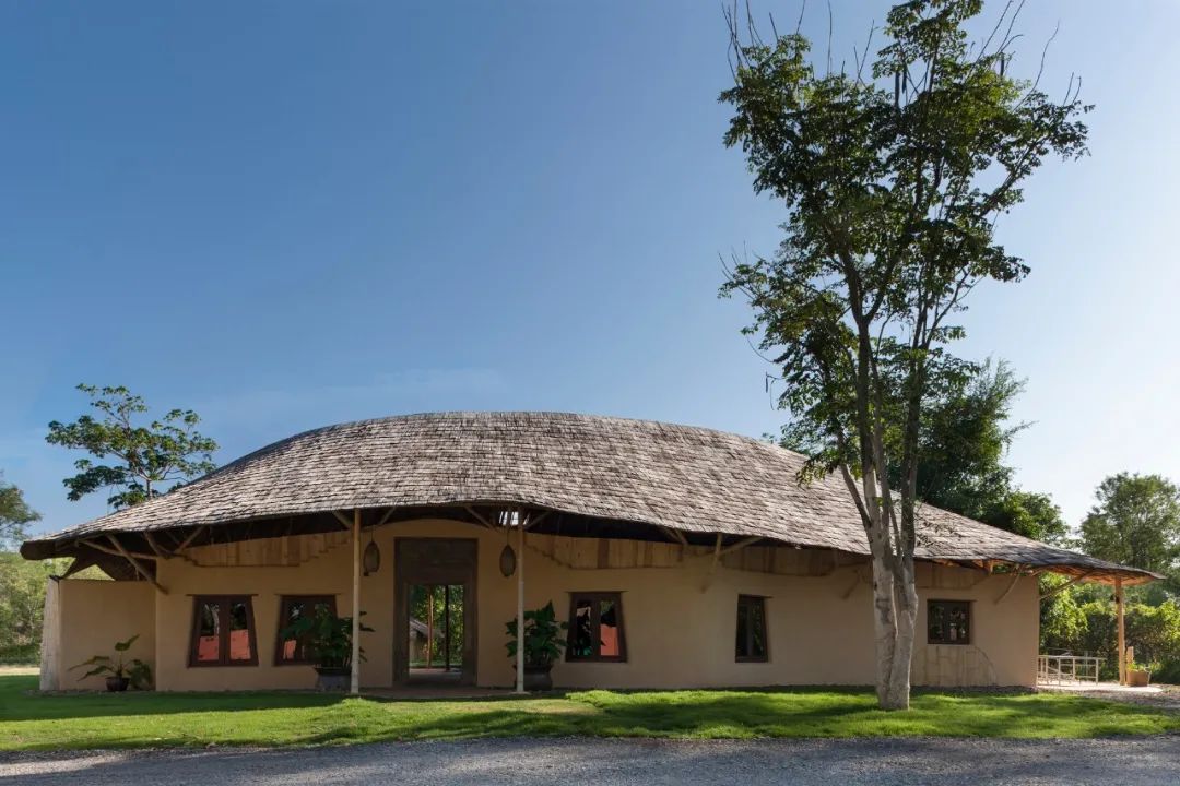 现代茅草建筑 | 传统工艺的当代新生-82