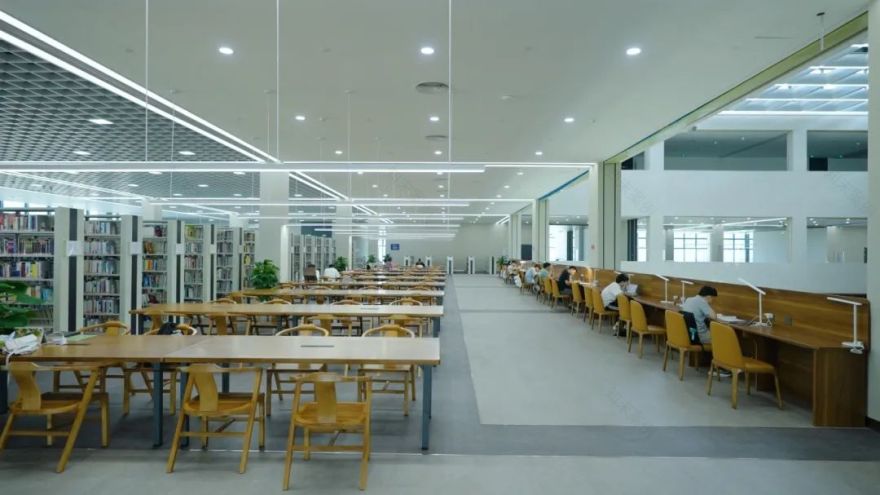 鱼塘变学府:山海之间长成的校园奇迹-43