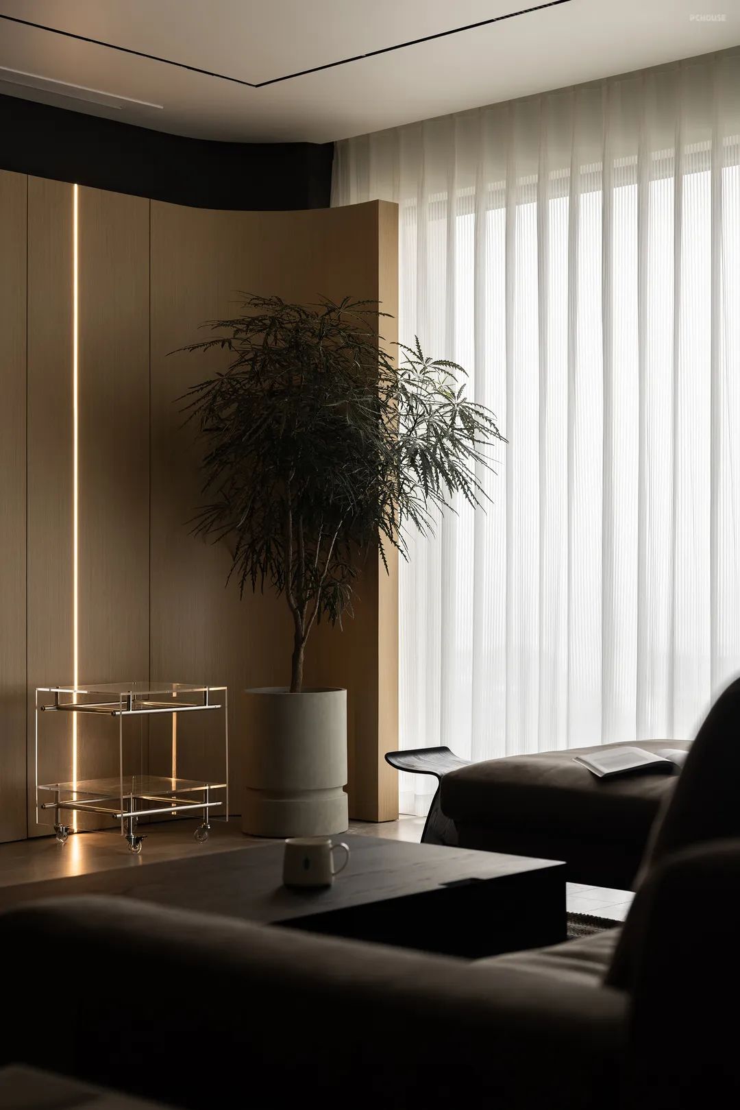 有娃家庭的现代极简风格设计-0