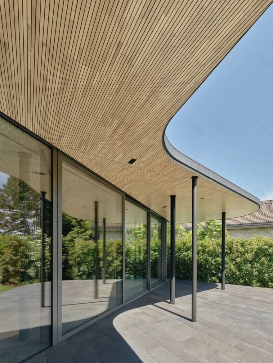 后院“悬浮连接”建筑丨Ippolito Fleitz Group-11