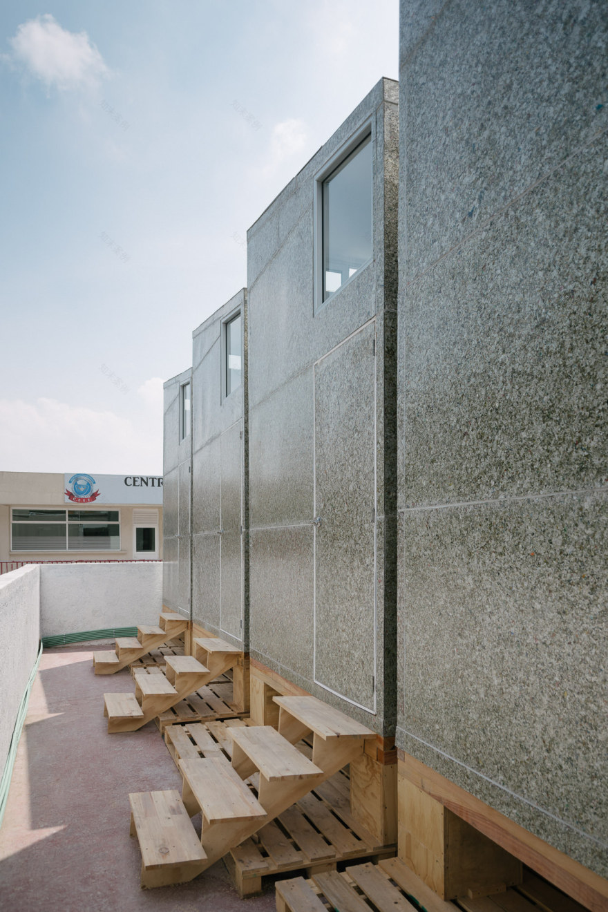 Temporary Pavilion for Healthcare Workers / Revolution-40