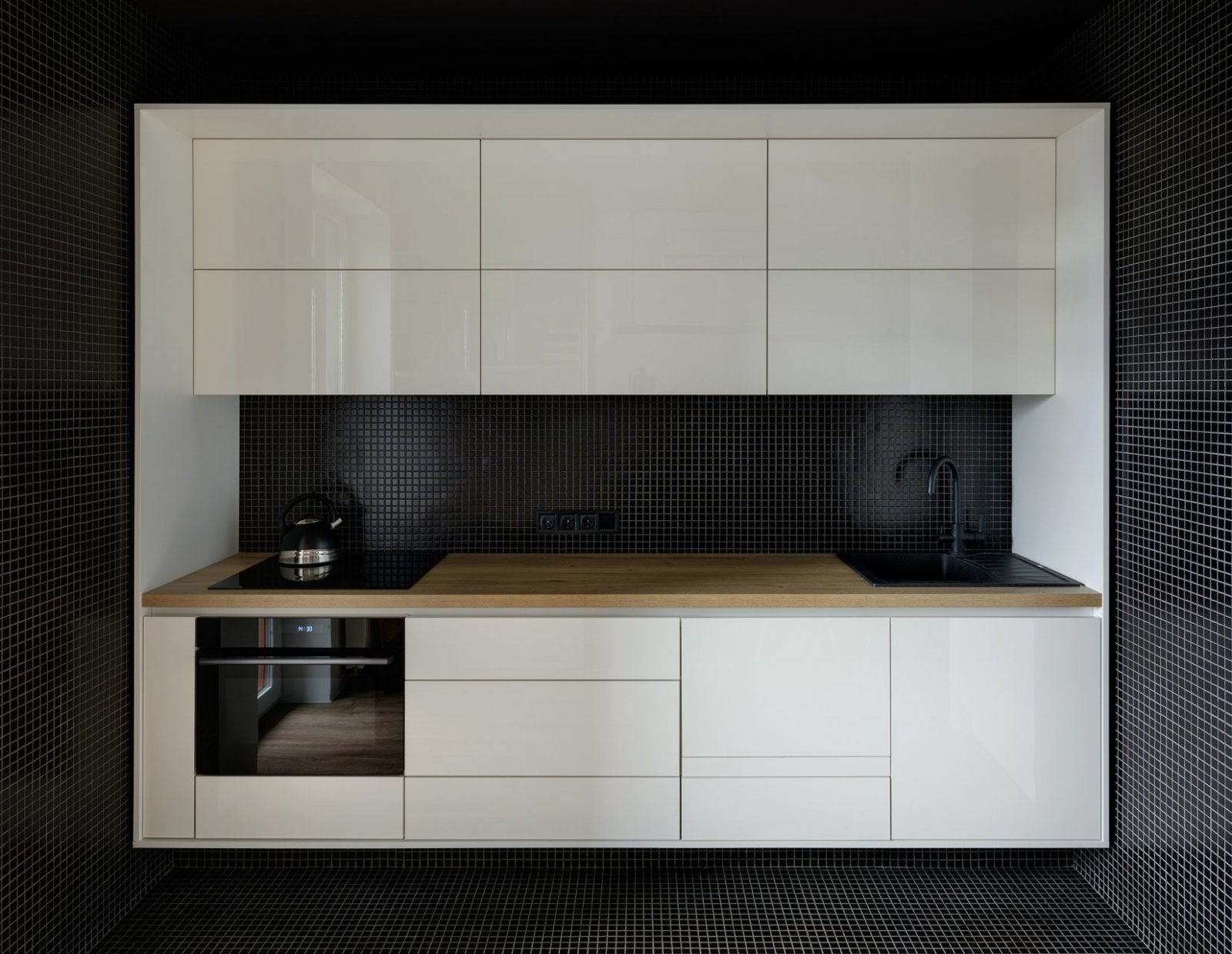 基辅 42㎡现代音乐发烧友公寓设计-5