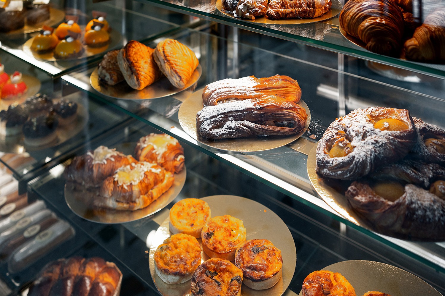 "Brioche Borovaya"甜品店 | 花朵元素营造满分甜蜜氛围-8