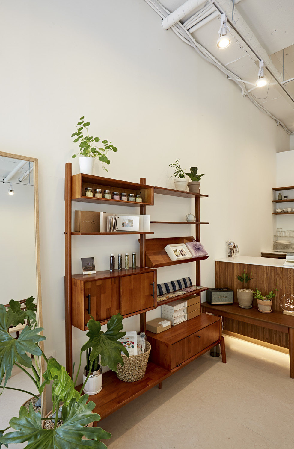 温馨 10 坪咖啡厅，打造舒适氛围-11