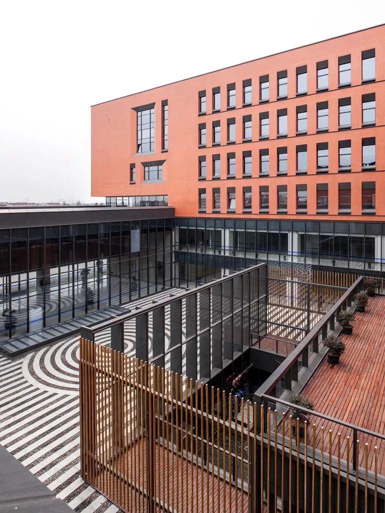 科技园区的绿色之翼——ECADI 助力产业转型与升级-28