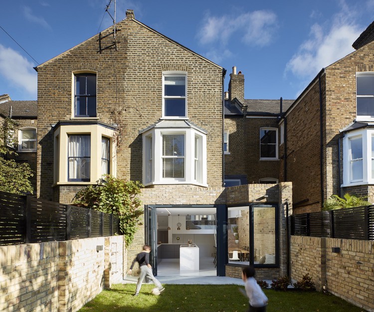 伦敦“情景之家” · 建筑师自宅翻新,打造亲子共享空间-2