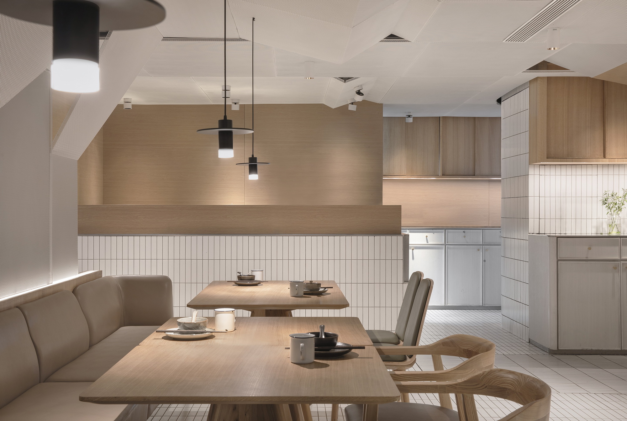 Goose Hut Home Bistro     / Golucci Interior Architects-41