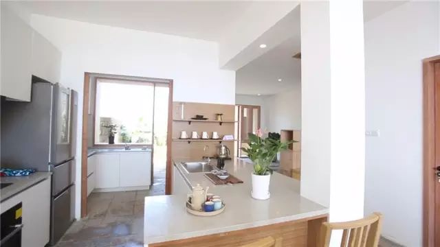 《梦想改造家》封神之作：同样花了130万，爆改悬崖之上老破危房，真的太牛了！-114