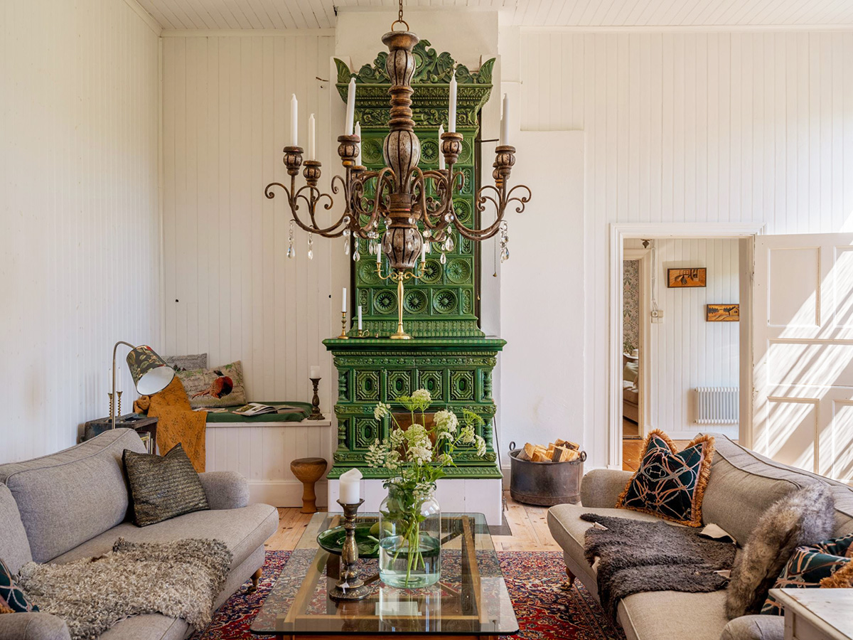 瑞典老村校改造的大型明亮别墅-10