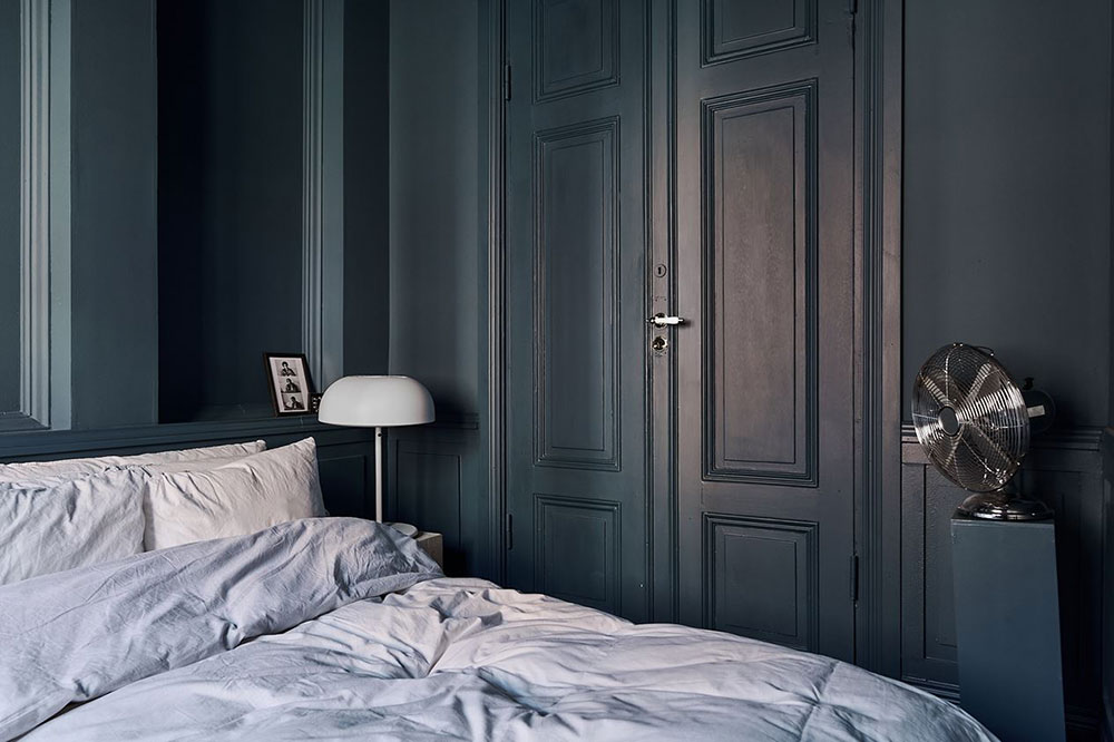 33 平米艺术小公寓 | 蓝色墙面与粉色厨房的完美碰撞-13