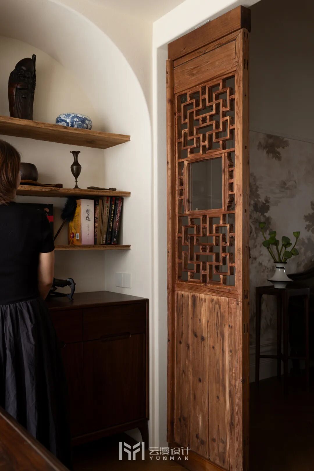 YUN.MAN实景|东方墨香漫过雕花窗，一卷诗书伴斜阳，法式浪漫藏于页，东方雅韵绕画梁-50