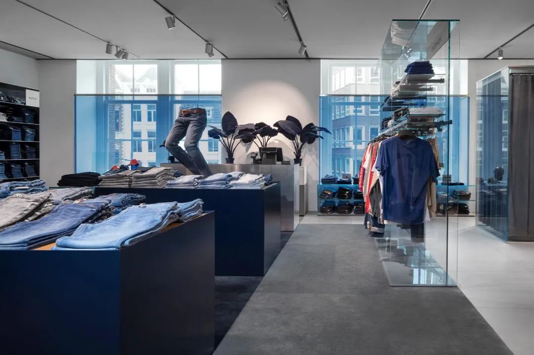 荷兰 DE BIJENKORF 商场男士区设计 | i29-17